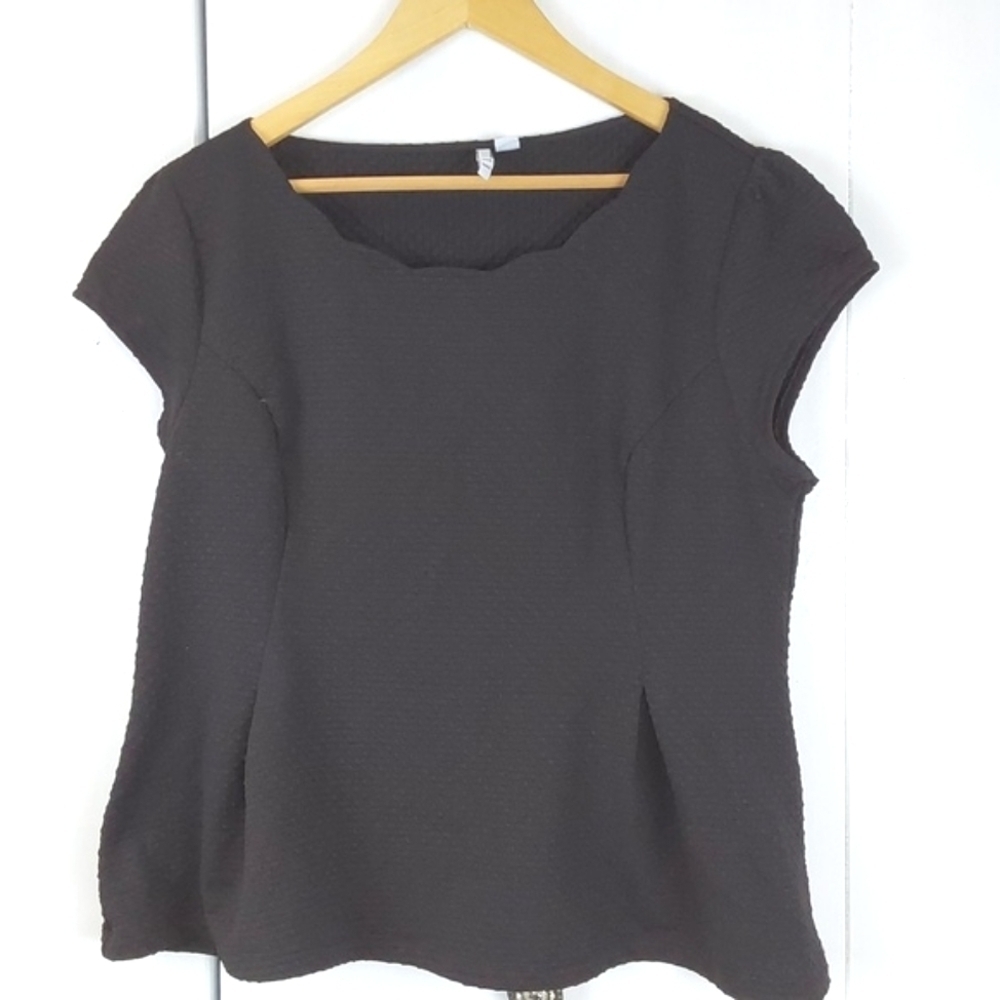 Elle |Womens Black Scallop Neck Neutral Careerwear Cap Sleeve Top Pintuck Sz.XL